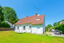 Maison familiale rénovée 4 chambres et bureau dans un cadre bucolique rare