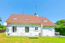 Maison familiale rénovée 4 chambres et bureau dans un cadre bucolique rare
