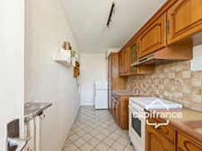 Appartement 2 pièces lumineux avec loggia, balcon, cave et parking proche gare