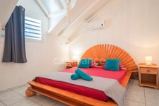 3-Bedroom House with Master Suite & Pool – Saint-François