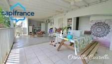SAINTE-ROSE – MAISON 6 PIÈCES DE 222 M² AVEC PISCINE SUR 1 331 M² DE TERRAIN