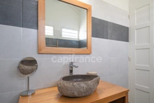3-Bedroom House with Master Suite & Pool – Saint-François