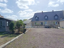LONGÈRE EN PIERRE DE CARACTÈRE – 222 M² – 5 CHAMBRES – 140M² DE DÉPENDANCES – VAL D’ARRY (14210) – À proximité de Caen