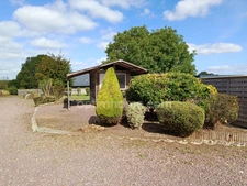 LONGÈRE EN PIERRE DE CARACTÈRE – 222 M² – 5 CHAMBRES – 140M² DE DÉPENDANCES – VAL D’ARRY (14210) – À proximité de Caen