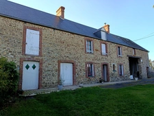 À VENDRE LONGÈRE 5 PIECES 3 CHAMBRES AVEC DÉPENDANCES ET TERRAIN - LES MONTS D'AUNAY (14)