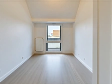 T3 rénové 76 m², dernier étage avec extérieur, parking sécurisé et cave - 15mn de Paris