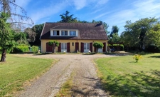 Maison familiale 187 m² – 8 pièces – piscine – terrain arboré 3 900 m²