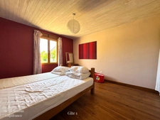 28 Hectare Estate with Private Lake, Main House, 2 Holiday Cottages and Over 400 m² of Outbuildings