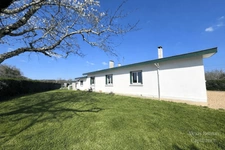 Single-storey house, 105 m² + double garage – approx. 155 m² usable space – 1,533 m² plot – close to amenities