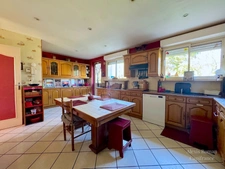 Maison familiale 187 m² – 8 pièces – piscine – terrain arboré 3 900 m²
