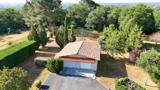 148 m² Single-Storey Home, EPC Rating A, on 3,700 m² of Land – Geothermal Heating, Double Garage and Enclosed Garden