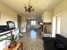 Single-storey house, 105 m² + double garage – approx. 155 m² usable space – 1,533 m² plot – close to amenities