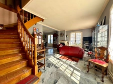 Maison familiale 187 m² – 8 pièces – piscine – terrain arboré 3 900 m²