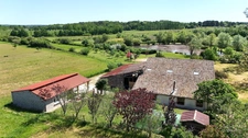 Propriété avec étang et 4,2 ha – Deux habitations modulables – Cadre naturel rare