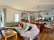 Maison plain pied lumineuse + piscine et jardin arboré – 4 chambres, à 5 min de Montpon