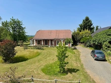 Charmante propriété de campagne avec piscine, dépendances et vue imprenable – Périgord Vert