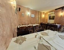 À VENDRE — FONDS DE COMMERCE CRÊPERIE ARTISANALE / RESTAURANT FORCALQUIER (04)