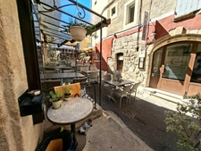 À VENDRE — FONDS DE COMMERCE CRÊPERIE ARTISANALE / RESTAURANT FORCALQUIER (04)