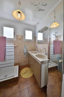 Maison à vendre 8 pièces proche de MANZIAT (01)