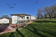 Maison à vendre 8 pièces proche de MANZIAT (01)