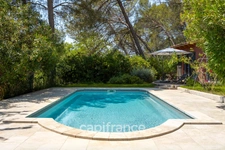 House for sale with 7 rooms and a separate 2-room apartment in Fuveau