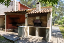 House for sale with 7 rooms and a separate 2-room apartment in Fuveau
