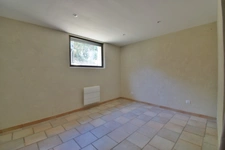 *** RÉNOVATION DE QUALITÉ…CALME ABSOLU…À PIED DU VILLAGE…PISCINE…POTENTIEL D’AGRANDISSEMENT***
