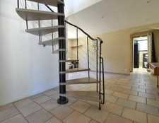 *** RÉNOVATION DE QUALITÉ…CALME ABSOLU…À PIED DU VILLAGE…PISCINE…POTENTIEL D’AGRANDISSEMENT***