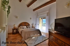 Dpt Bouches du Rhône (13), à vendre LA DESTROUSSE Maison Provençale de 230 m², piscine, sur terrain de 4 000 m²
