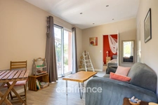House for sale with 7 rooms and a separate 2-room apartment in Fuveau