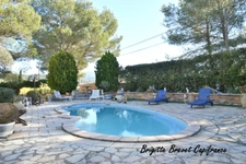 Dpt Bouches du Rhône (13), à vendre LA DESTROUSSE Maison Provençale de 230 m², piscine, sur terrain de 4 000 m²