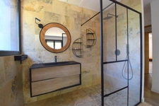 *** RÉNOVATION DE QUALITÉ…CALME ABSOLU…À PIED DU VILLAGE…PISCINE…POTENTIEL D’AGRANDISSEMENT***