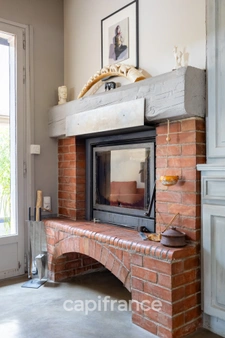 House for sale with 7 rooms and a separate 2-room apartment in Fuveau
