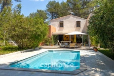 House for sale with 7 rooms and a separate 2-room apartment in Fuveau