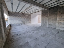   grand 3 pièces à rénover avec Patio et Terrasse - SAINT SAVOURNIN (13)