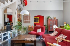 House for sale with 7 rooms and a separate 2-room apartment in Fuveau