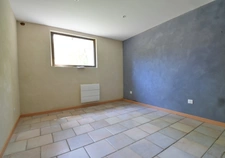 *** RÉNOVATION DE QUALITÉ…CALME ABSOLU…À PIED DU VILLAGE…PISCINE…POTENTIEL D’AGRANDISSEMENT***