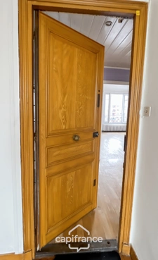 Dernier étage, charme de l’ancien et adresse recherchée aux portes de Vincennes