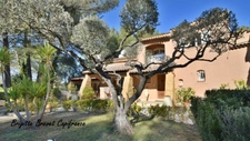 Dpt Bouches du Rhône (13), à vendre LA DESTROUSSE Maison Provençale de 230 m², piscine, sur terrain de 4 000 m²