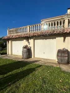 Propriété à vendre de 10 pièces à COURRENSAN (32)