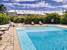 SAINT-FRANÇOIS (971) – MARINA – APPARTEMENT REZ-DE-JARDIN – VENDU MEUBLÉ 