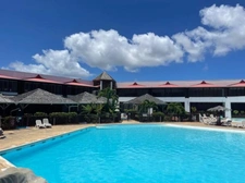 STUDIO MEUBLÉ CLIMATISÉ – PISCINE & ACCÈS PLAGE – OPPORTUNITÉ LOCATIVE À SAINT-FRANÇOIS