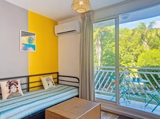 STUDIO MEUBLÉ CLIMATISÉ – PISCINE & ACCÈS PLAGE – OPPORTUNITÉ LOCATIVE À SAINT-FRANÇOIS