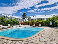 SAINT-FRANÇOIS (971) – MARINA – APPARTEMENT REZ-DE-JARDIN – VENDU MEUBLÉ 