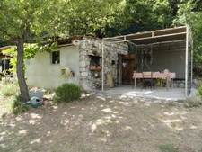 Maison dans un environnement boisé
