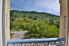 VOLONNE – PROPRIÉTÉ D’EXCEPTION 3,5 HA – 2 HABITATIONS – PISCINE CHAUFFÉE – VUE MONTAGNES 