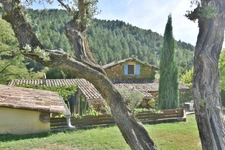 VOLONNE – PROPRIÉTÉ D’EXCEPTION 3,5 HA – 2 HABITATIONS – PISCINE CHAUFFÉE – VUE MONTAGNES 