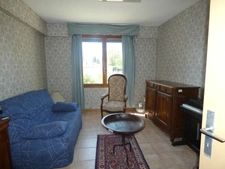 🏡 À VENDRE – Grande villa avec terrain boisé à Sisteron