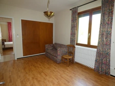 🏡 À VENDRE – Grande villa avec terrain boisé à Sisteron