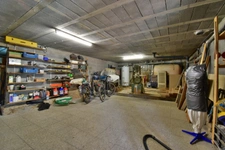 Maison dans un environnement boisé